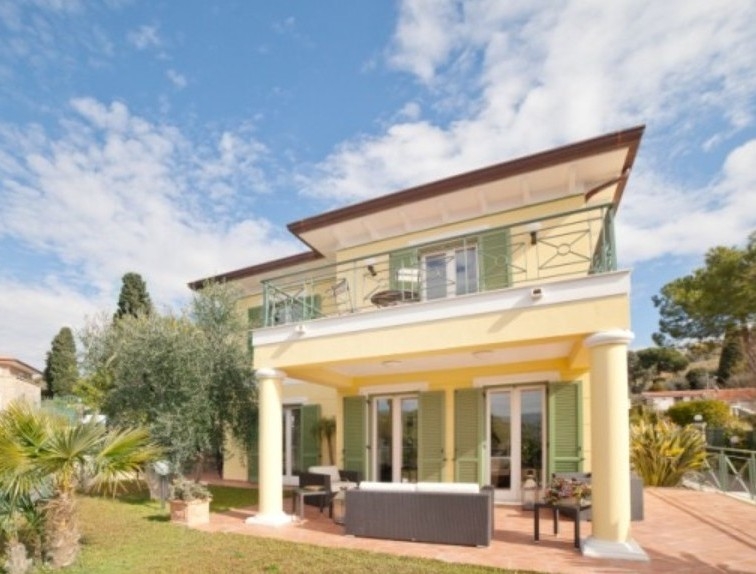 Villa in vendita a Bordighera