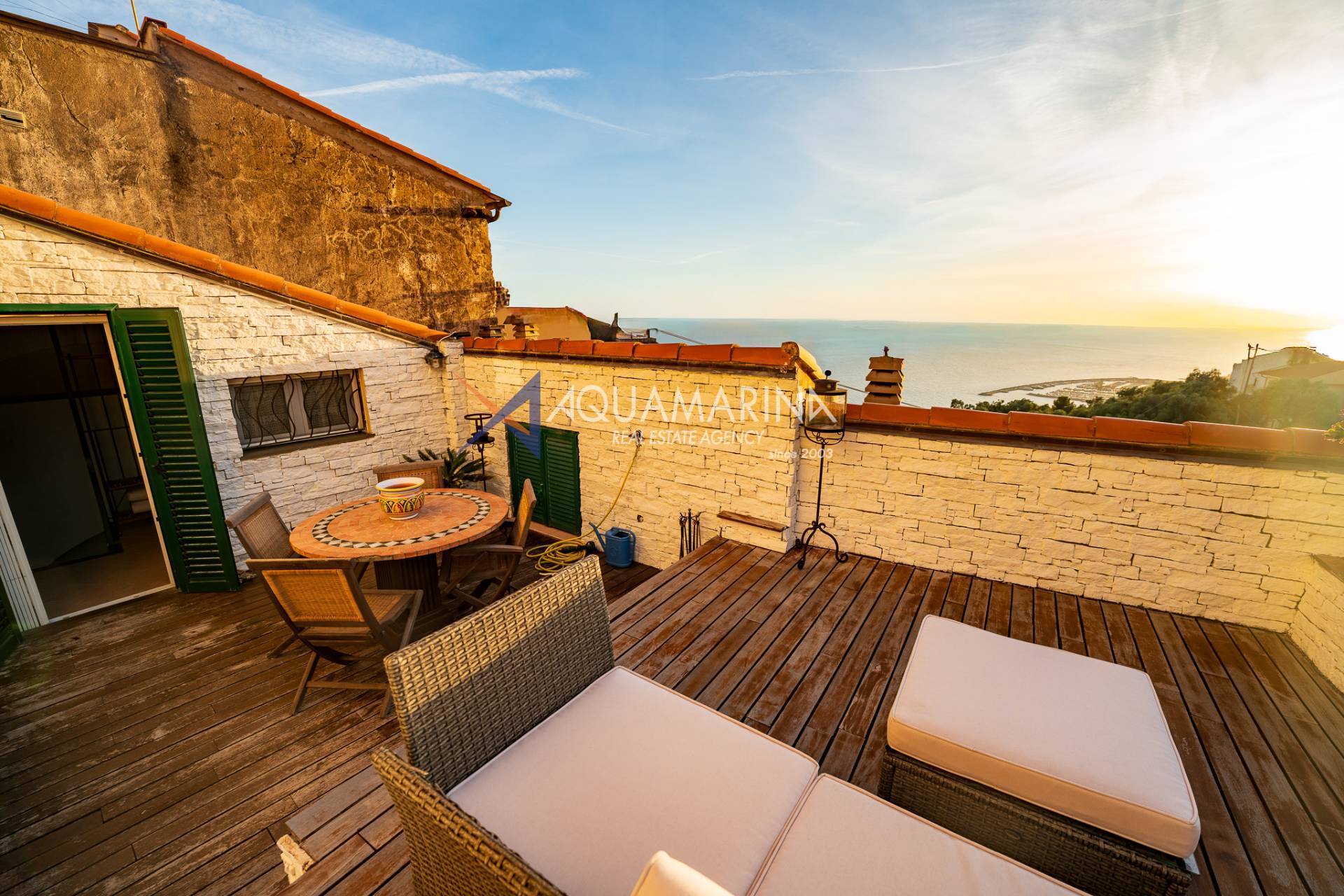 Appartamento in vendita a Cipressa