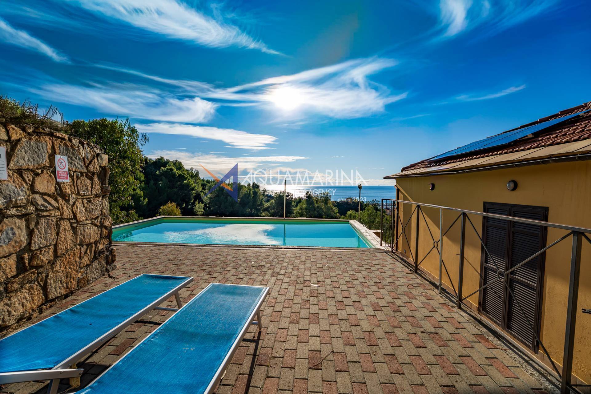 Villa in vendita a Cipressa