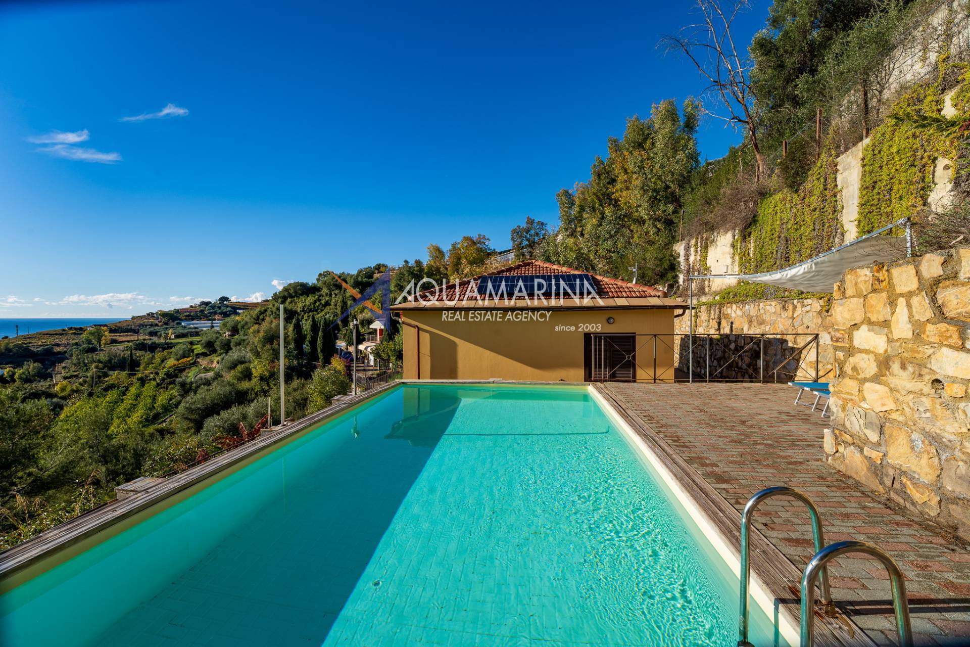 Villa in vendita a Cipressa