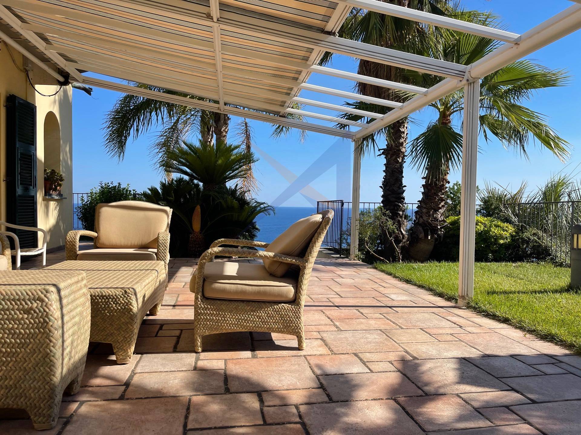 Villa in vendita a Ospedaletti