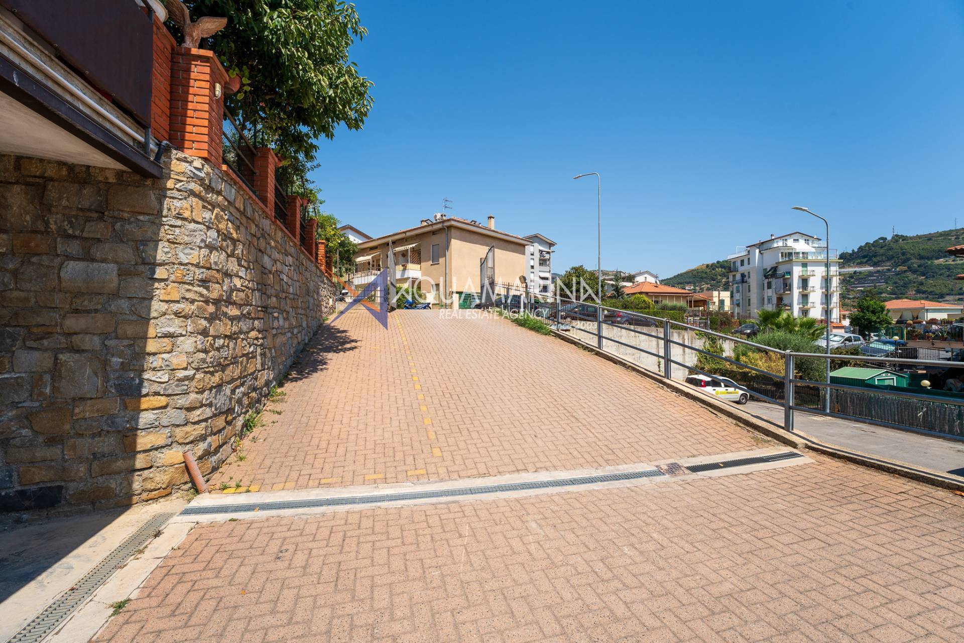 Magazzino in vendita a Taggia