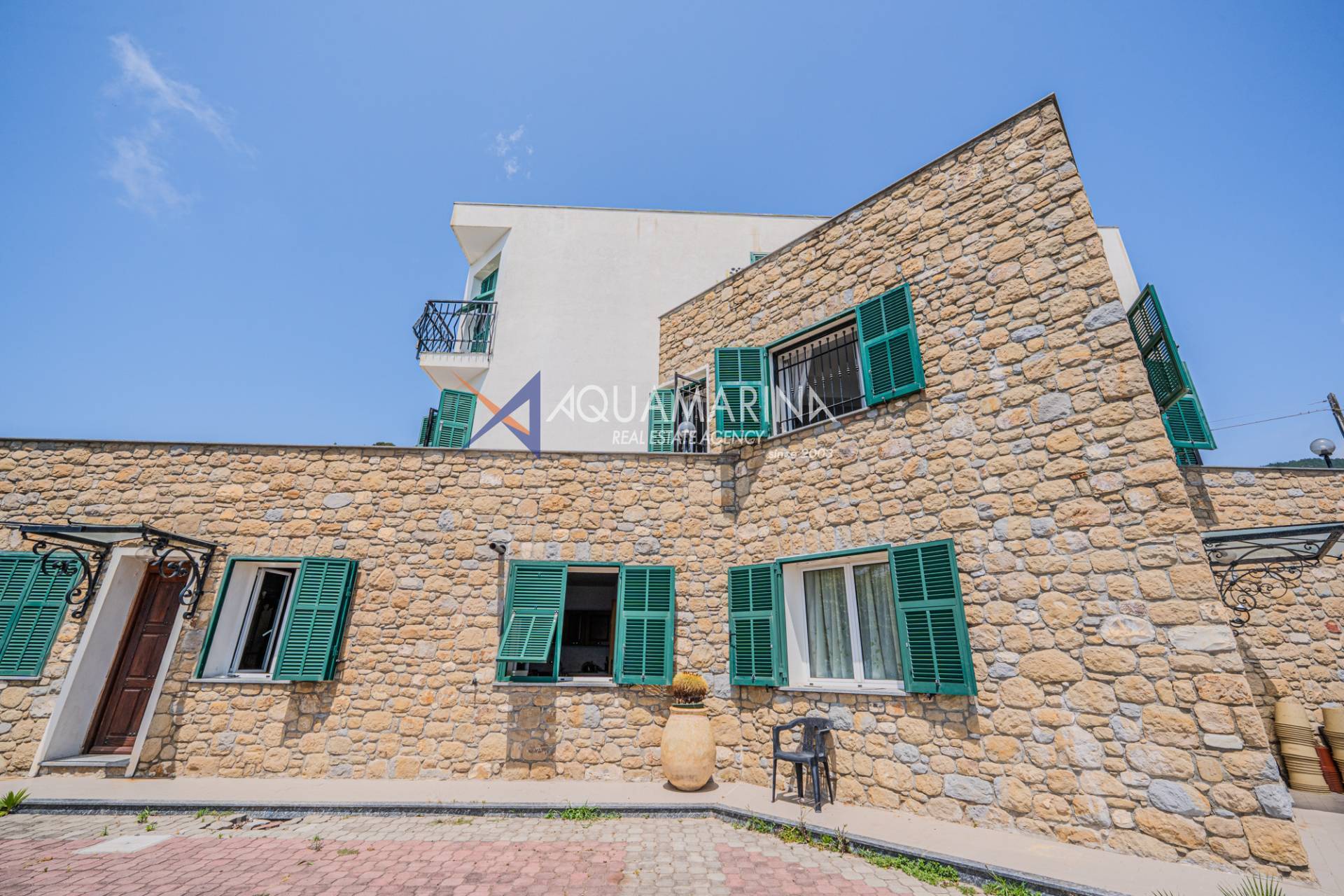 Villa in vendita a Bordighera