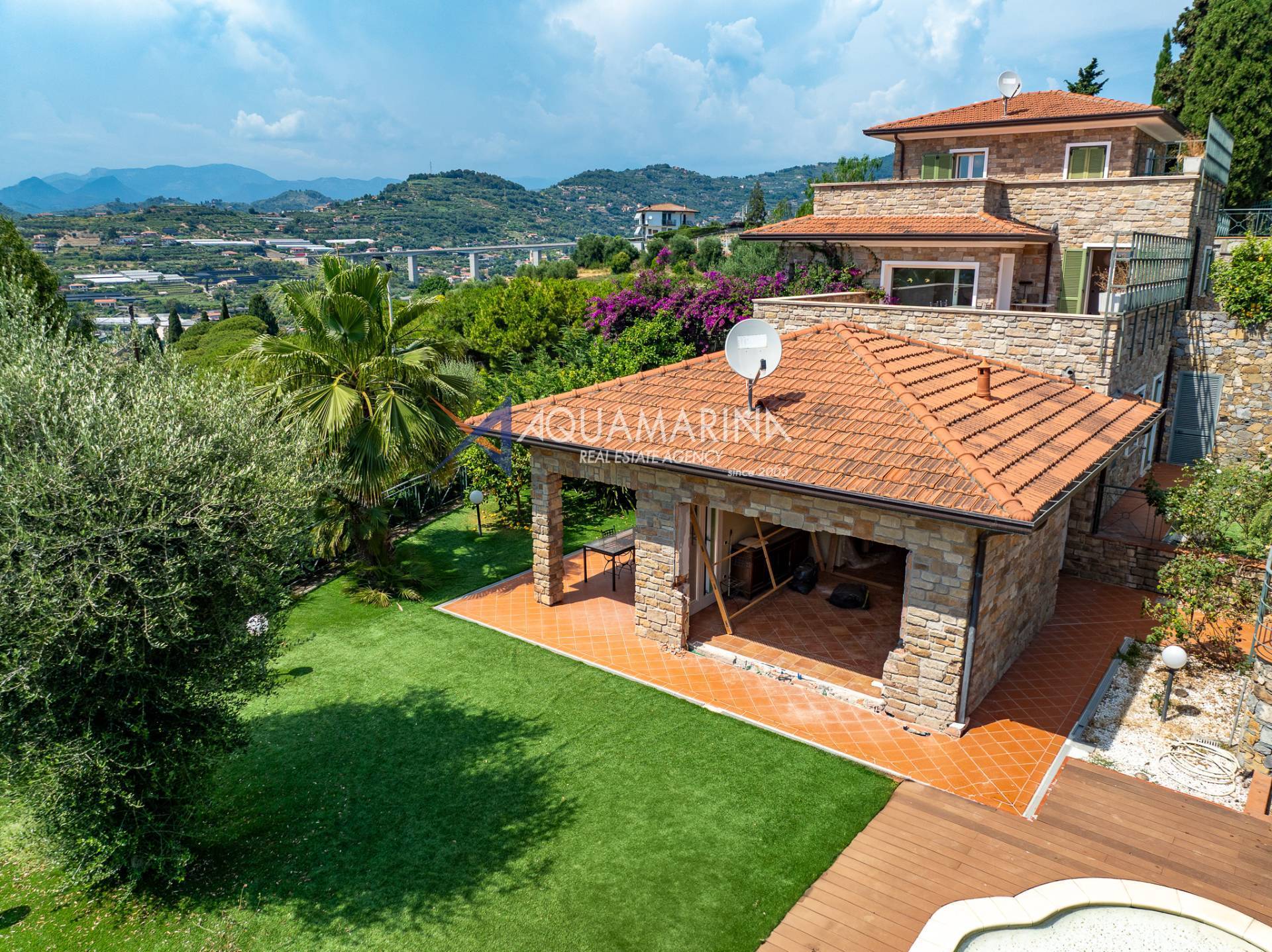 Villa in vendita a Bordighera