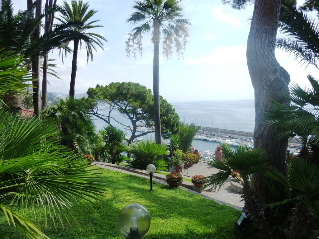 Villa in vendita a Bordighera