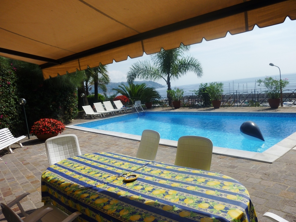 Villa in vendita a Bordighera