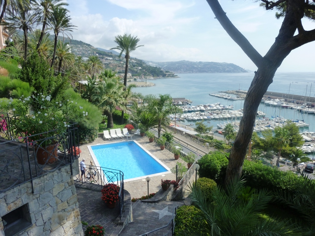 Villa in vendita a Bordighera