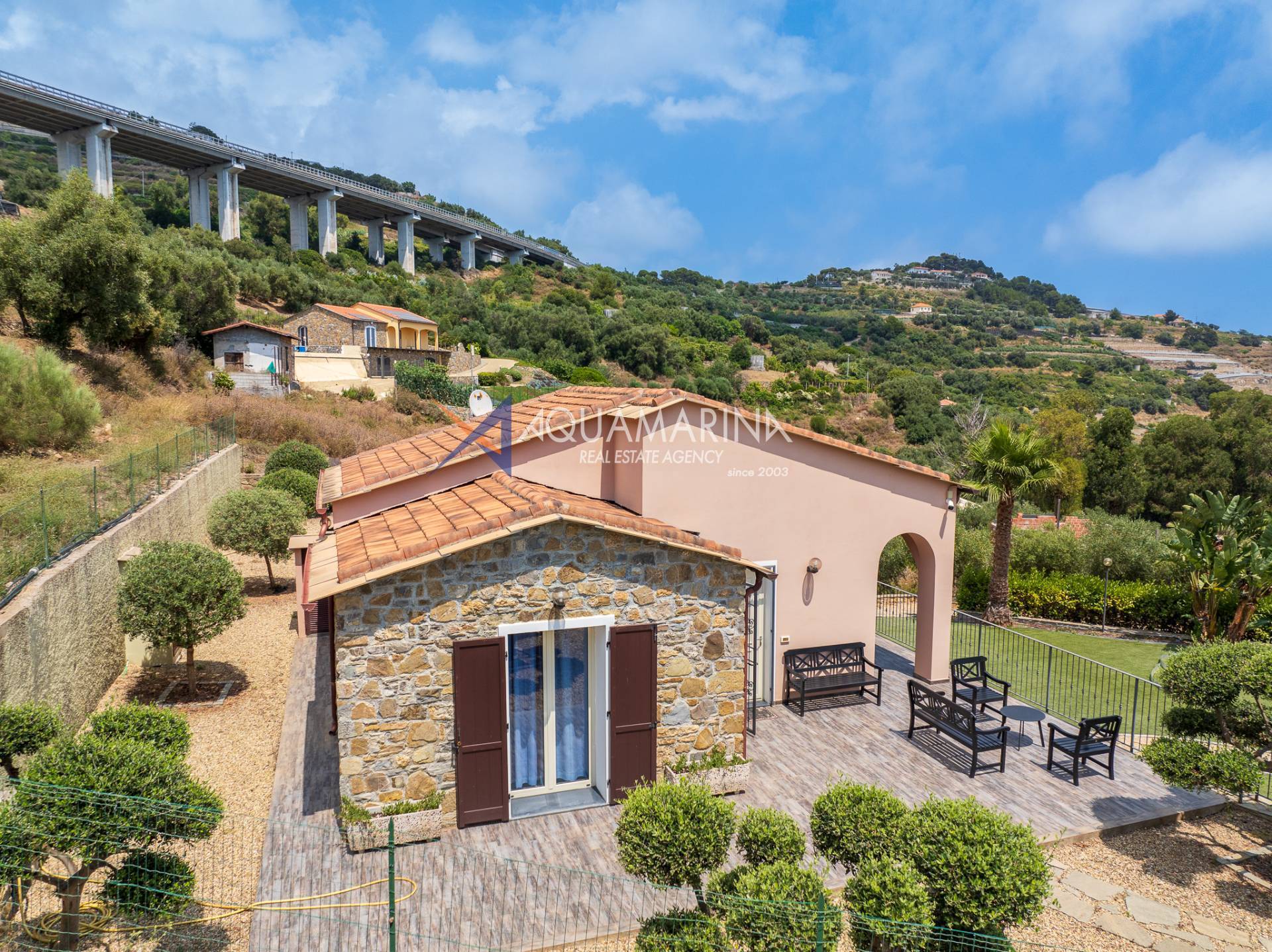 Villa in vendita a Cipressa, Piani