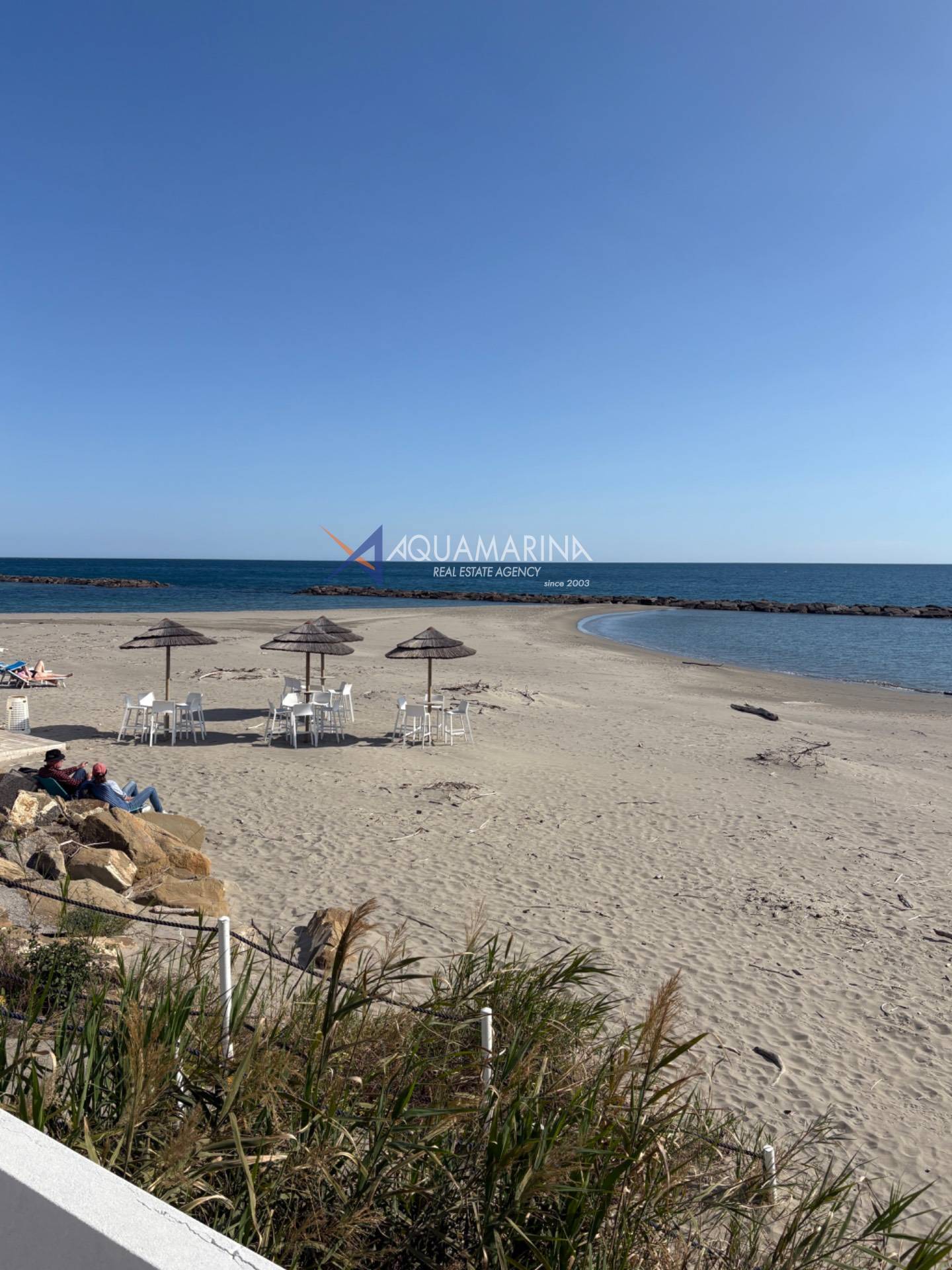 Posto auto coperto in affitto a Santo Stefano al Mare