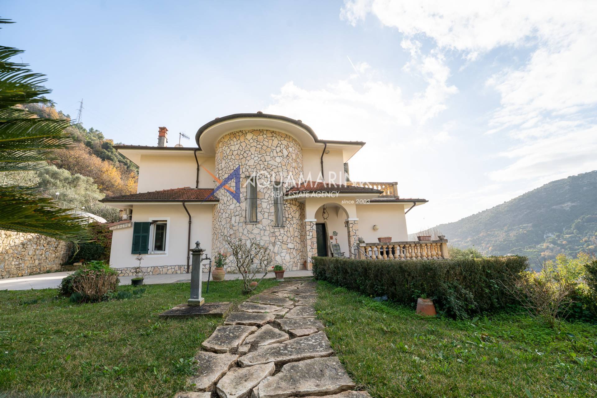 Casa Indipendente in vendita a Vallecrosia