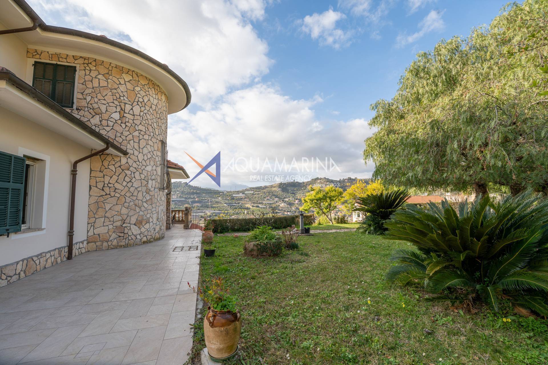 Casa Indipendente in vendita a Vallecrosia