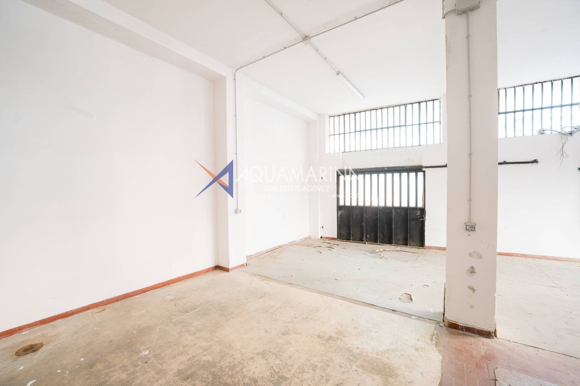 Deposito in vendita a Imperia, Oneglia periferia