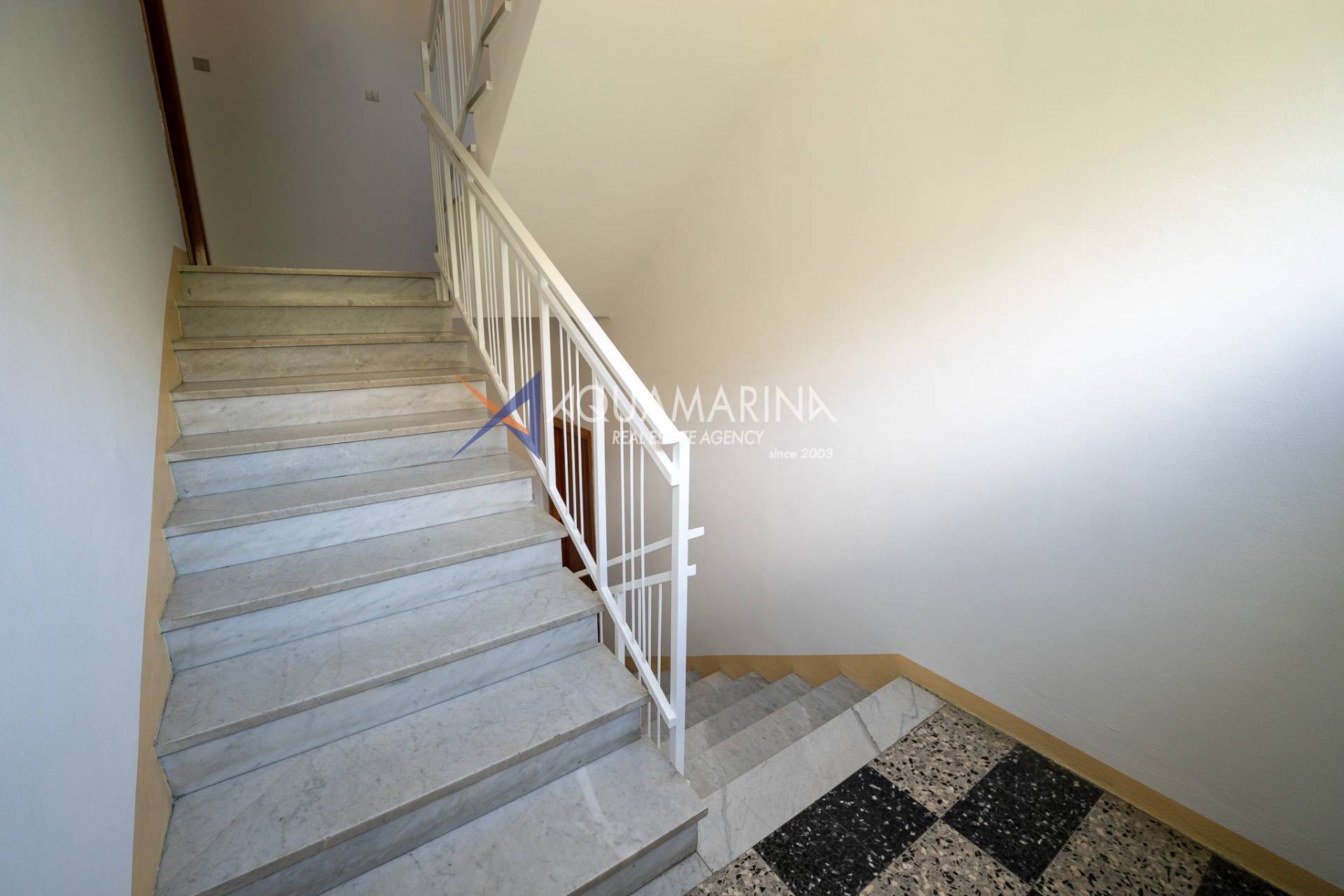 Appartamento in vendita a Pietrabruna