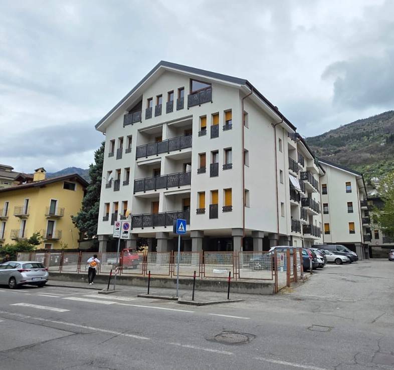 Appartamento in vendita a Aosta, Periferia