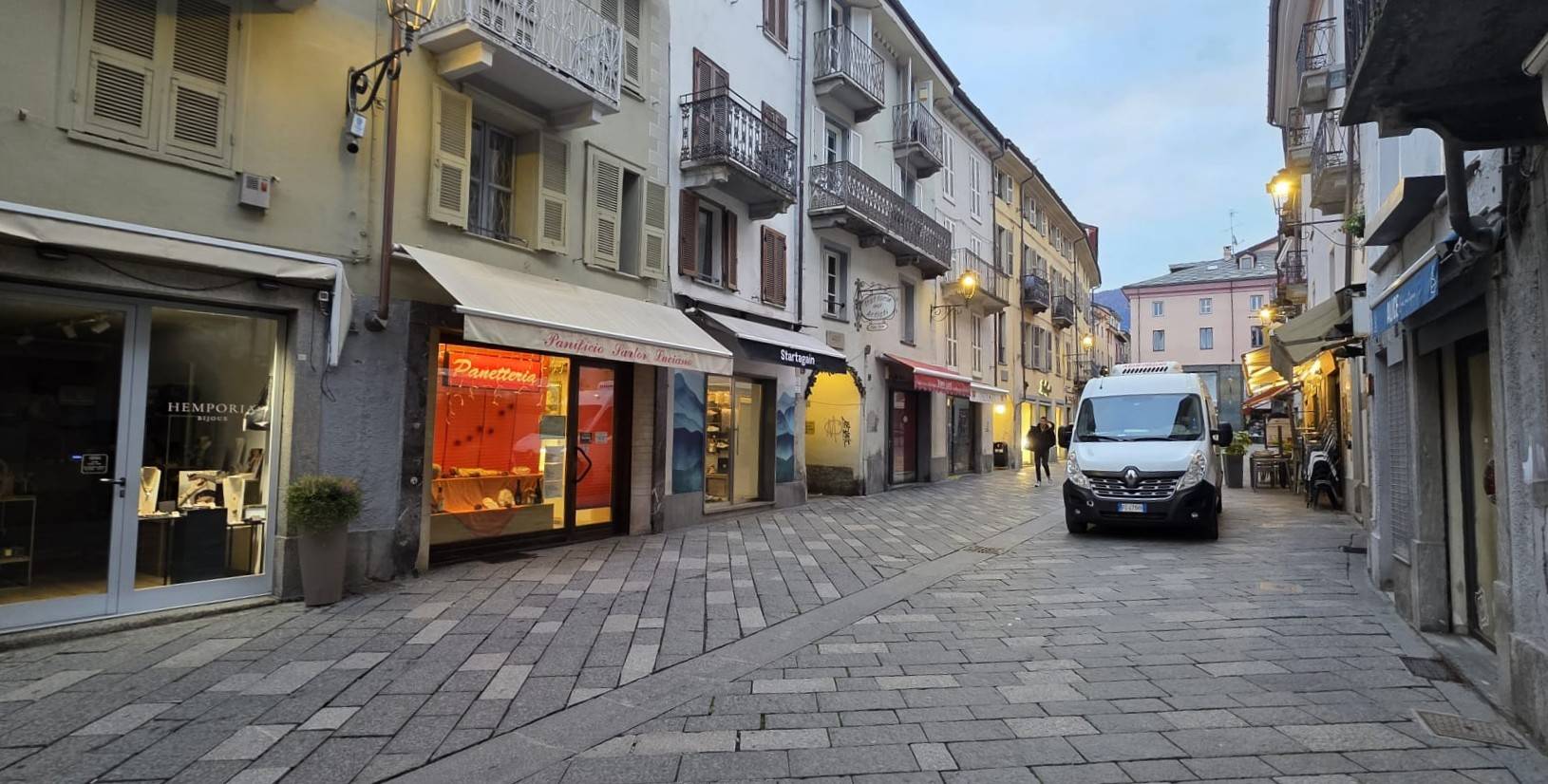 Attivit commerciale in vendita a Aosta, Centro