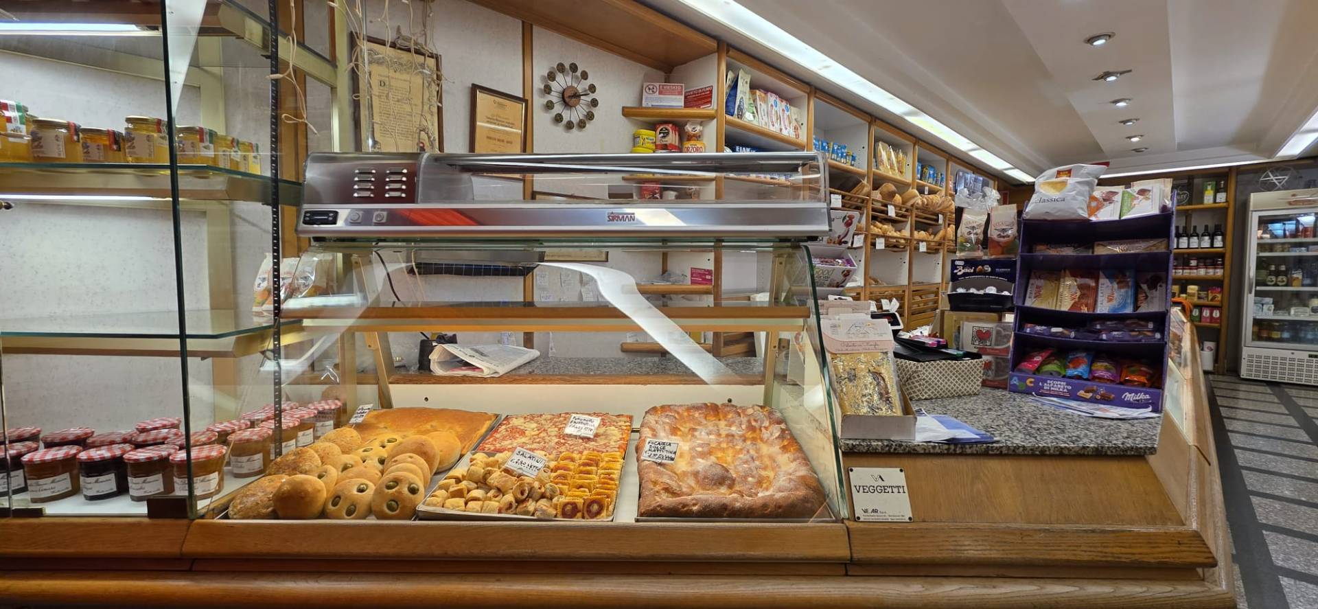 Attivit commerciale in vendita a Aosta, Centro