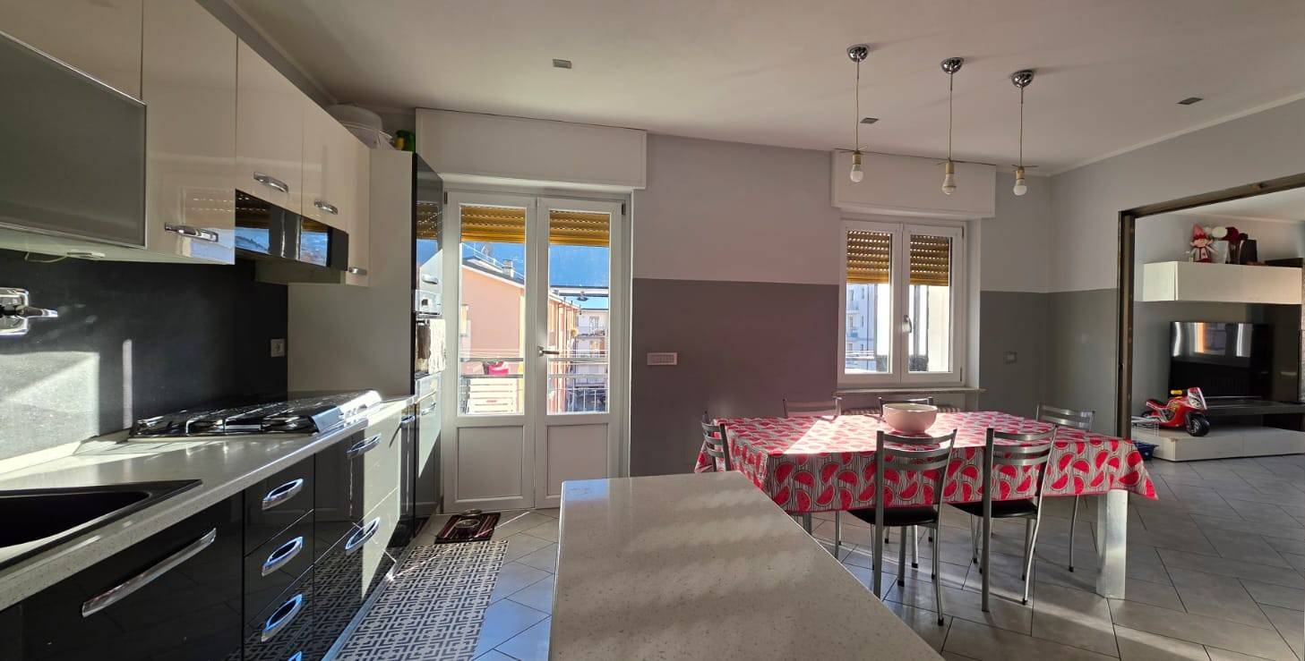 Appartamento in vendita a Aosta, Periferia