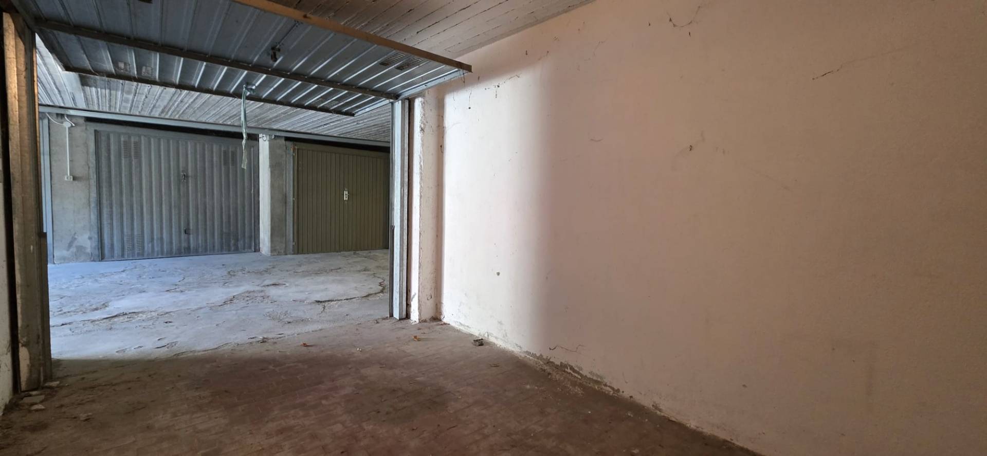 Box o garage in vendita a Saint-Vincent