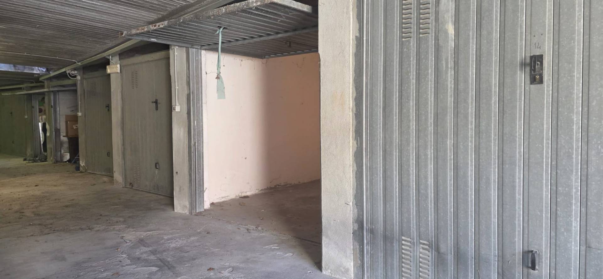 Box o garage in vendita a Saint-Vincent