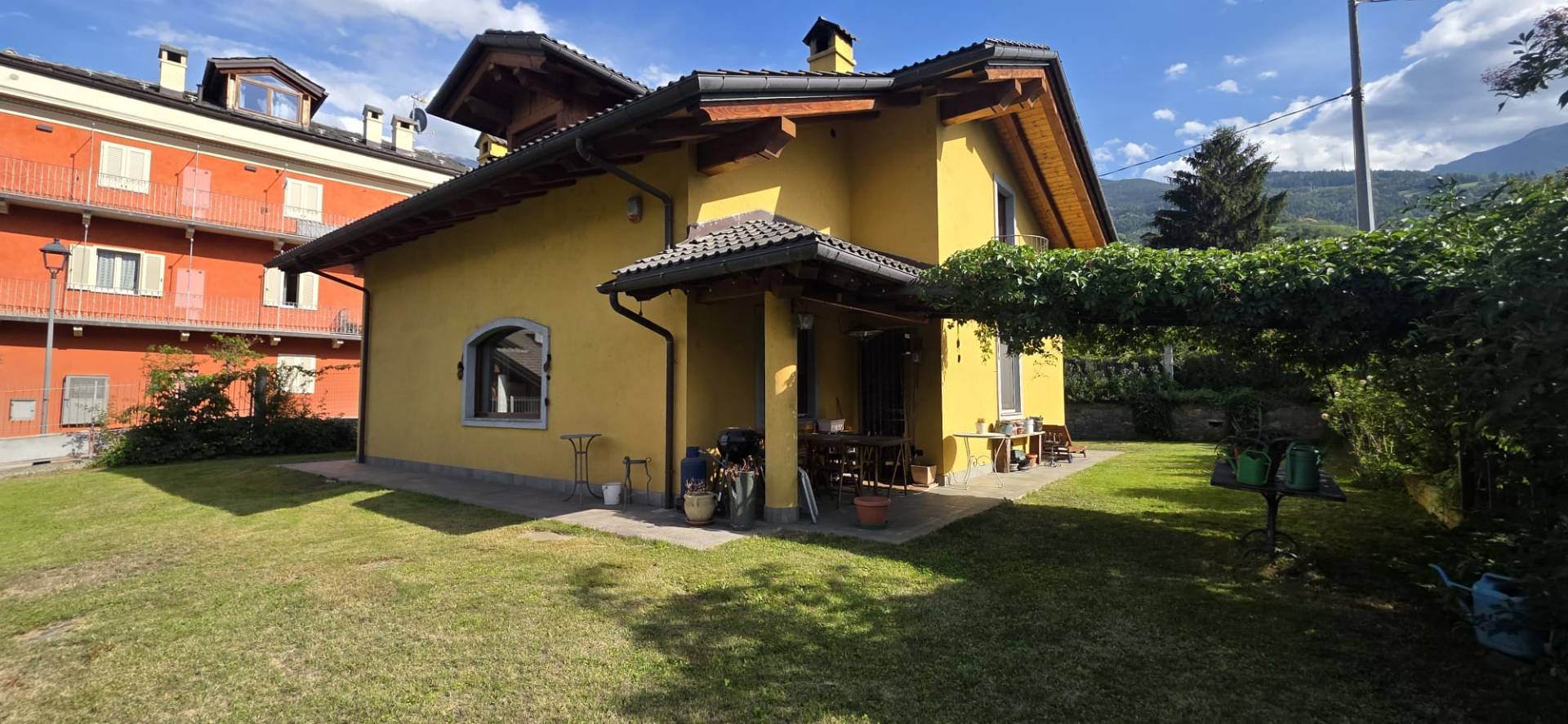Villa in vendita a Charvensod