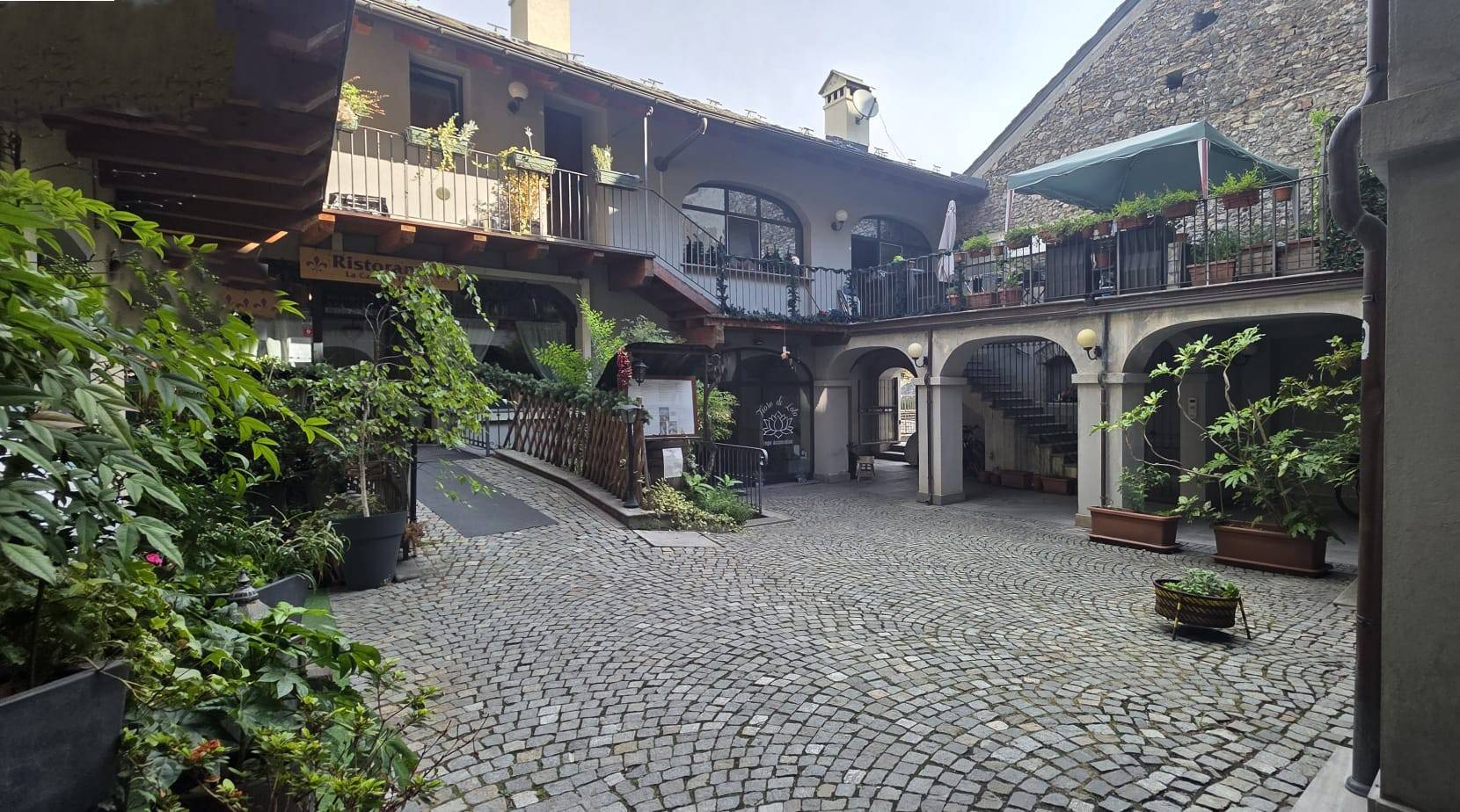 Attivit commerciale in vendita a Aosta, Centro