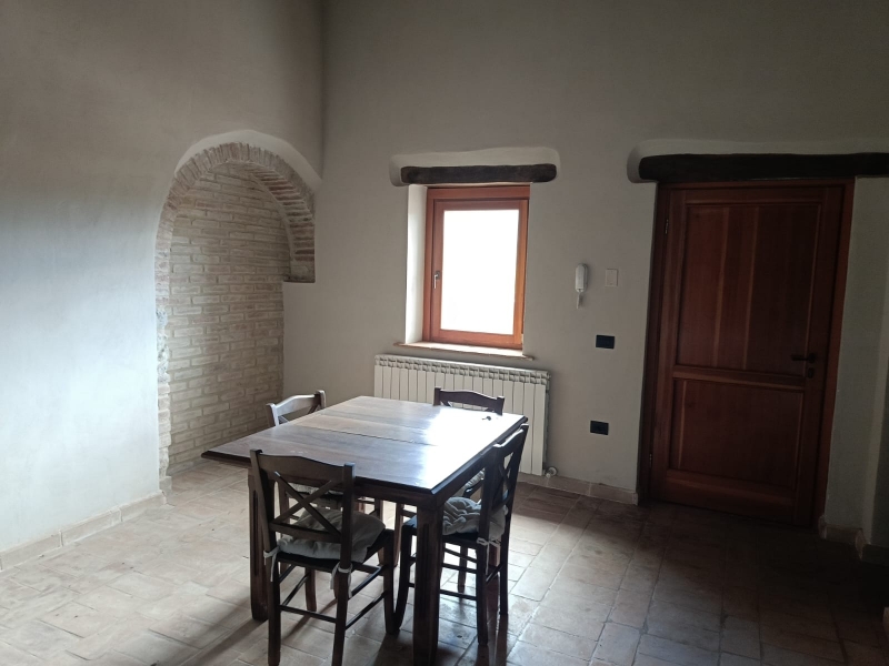 Casa indipendente arredata in affitto a Magione
