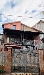 Locale commerciale con giardino a Magione