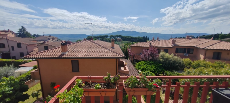 Trilocale con terrazzo a Magione