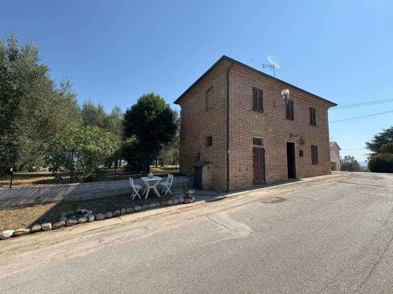 Casa indipendente ristrutturata a Castiglione del Lago
