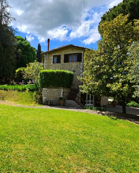 Villa con giardino a Cetona