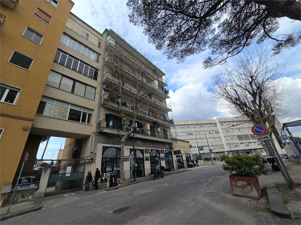 Quadrilocale in vendita a Napoli