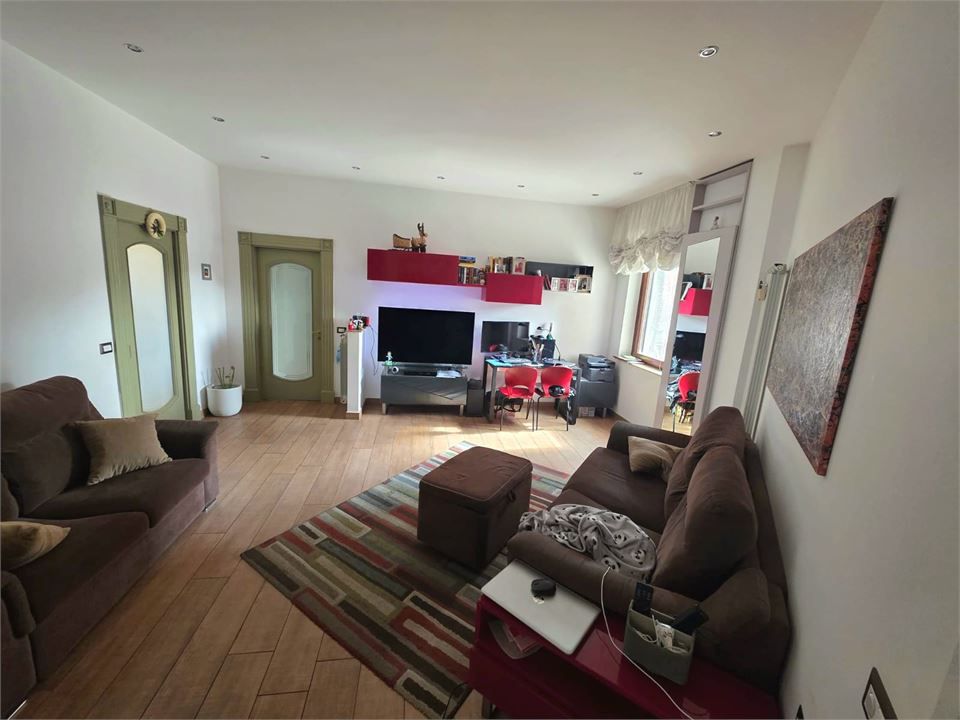 Quadrilocale in vendita a Napoli