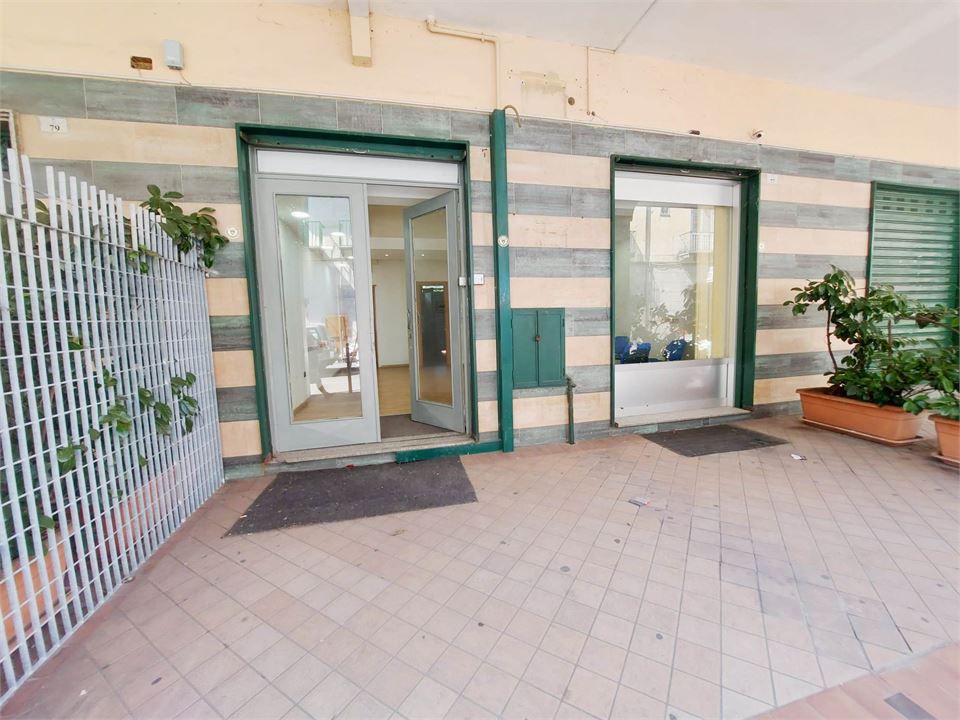 Attivit� commerciale in affitto/gestione a Afragola