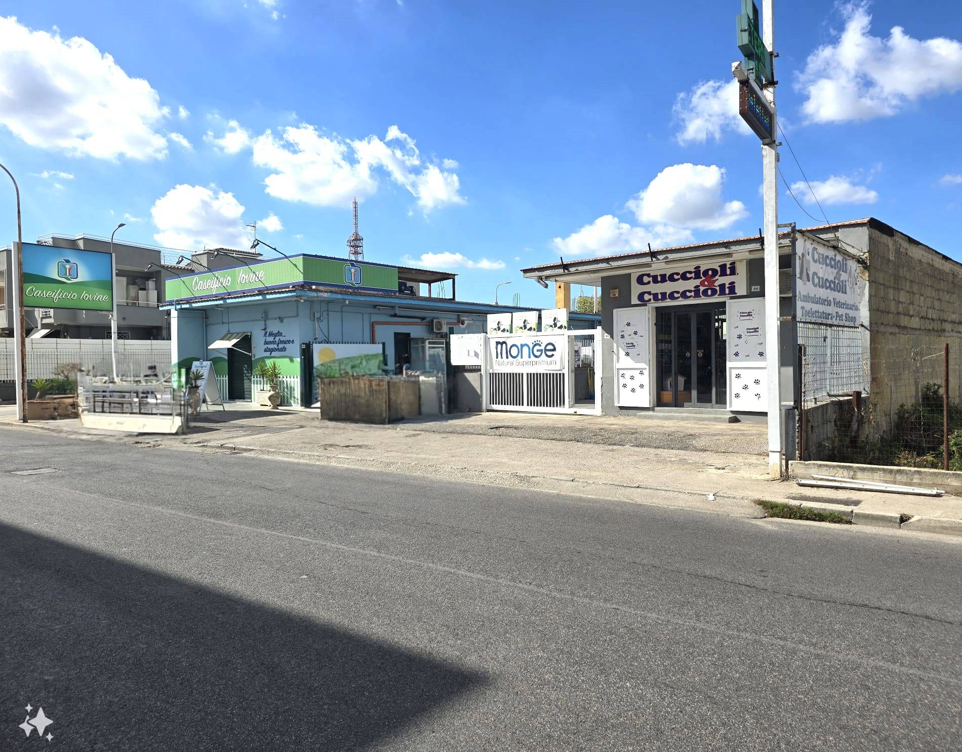 Locale commerciale in vendita a Crispano