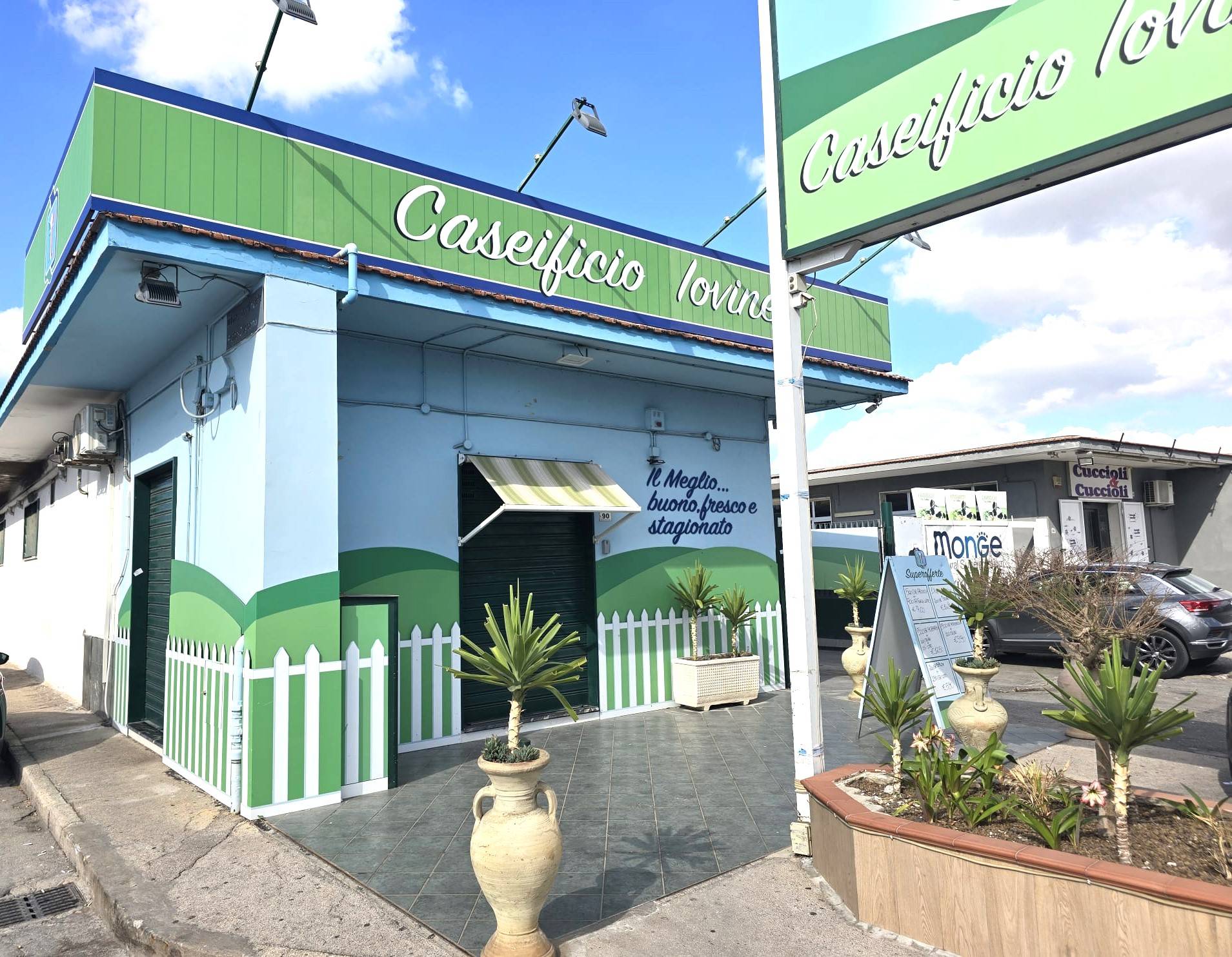 Locale commerciale in vendita a Crispano