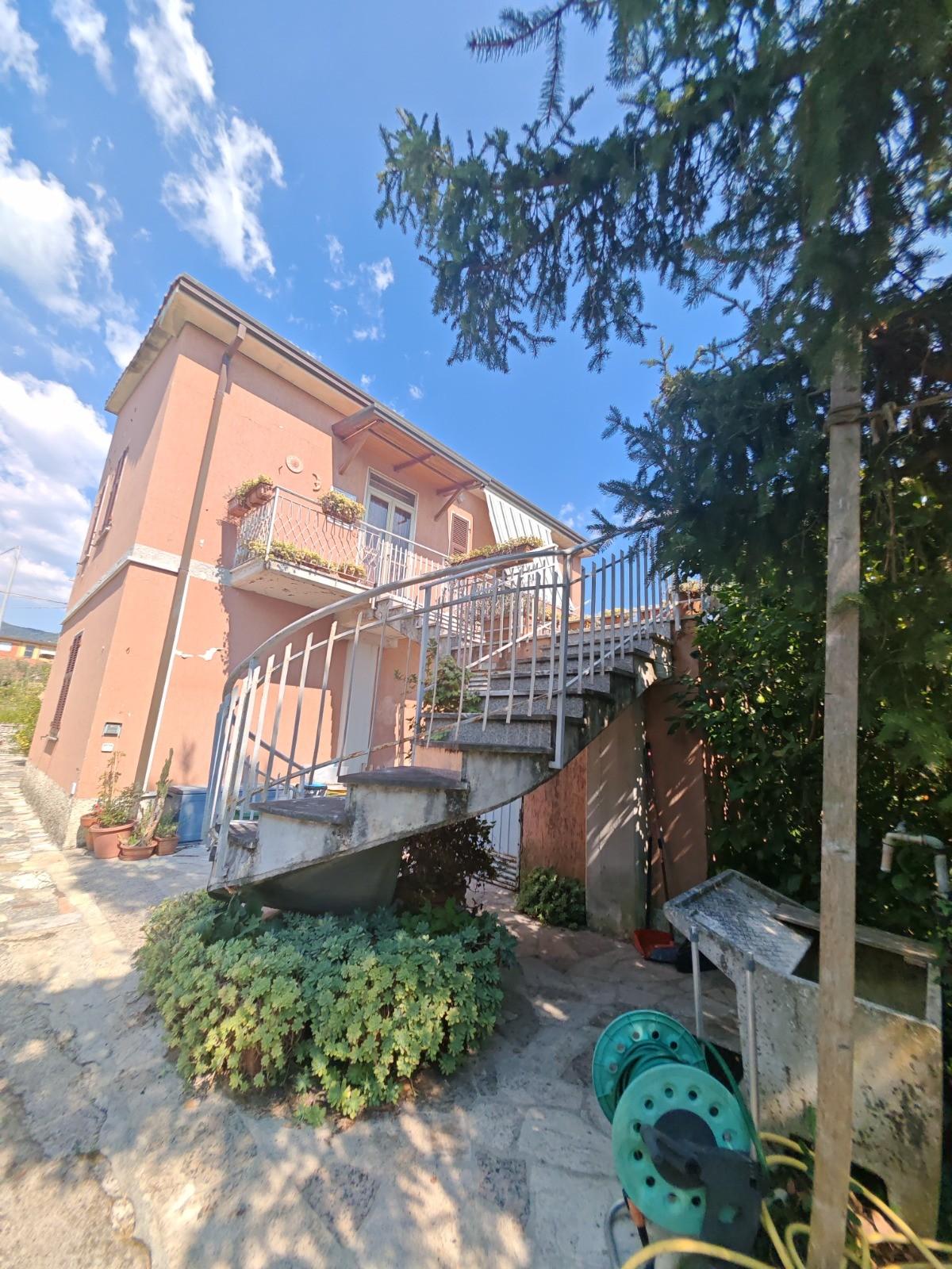 Casa indipendente con giardino, Castelnuovo Magra molicciara