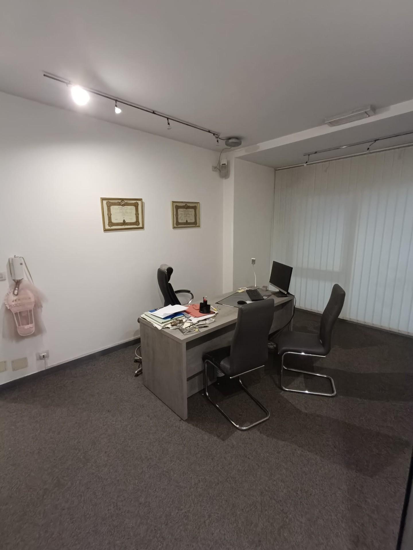 Ufficio in vendita, Carrara centro