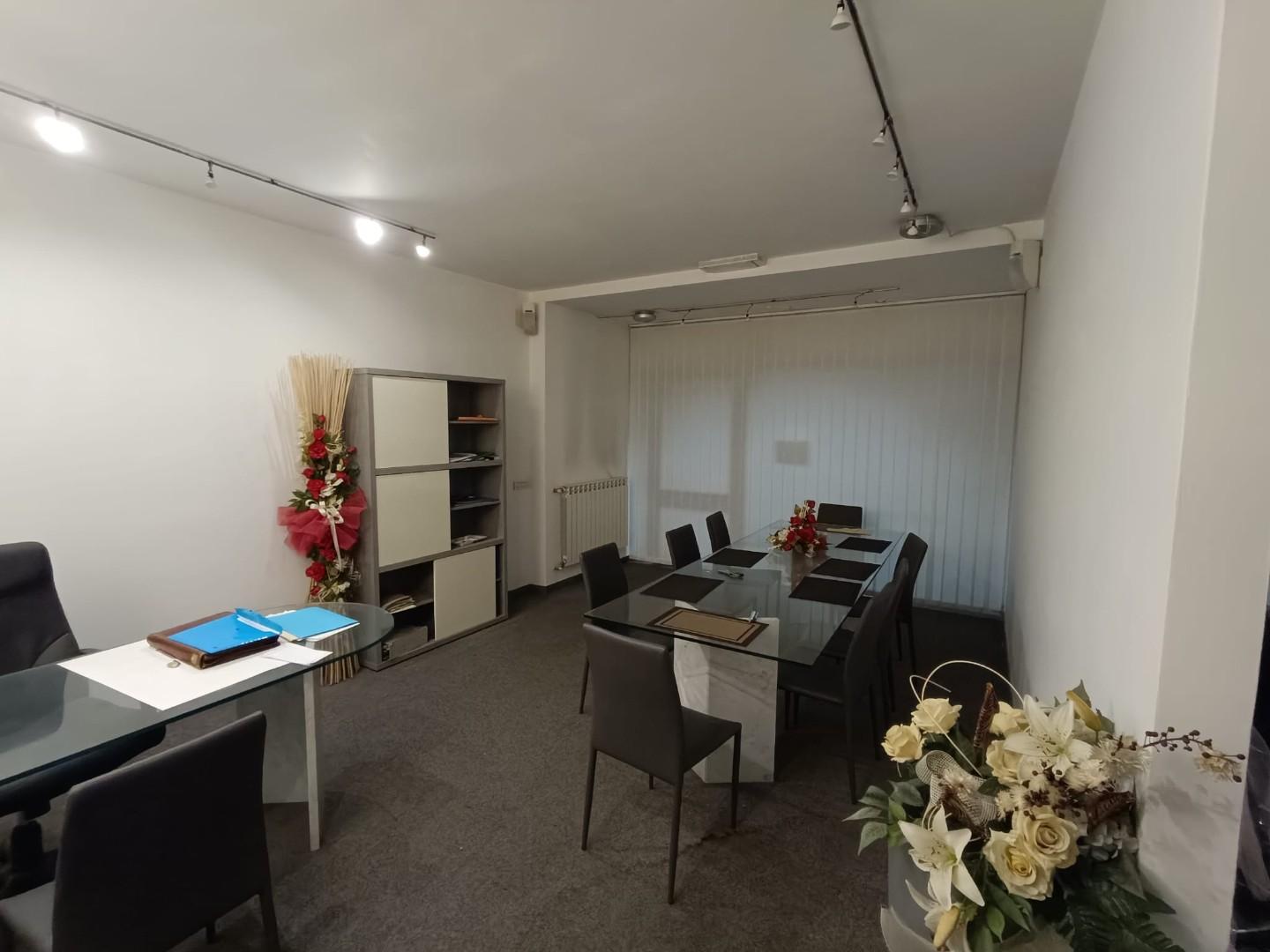 Ufficio in vendita, Carrara centro