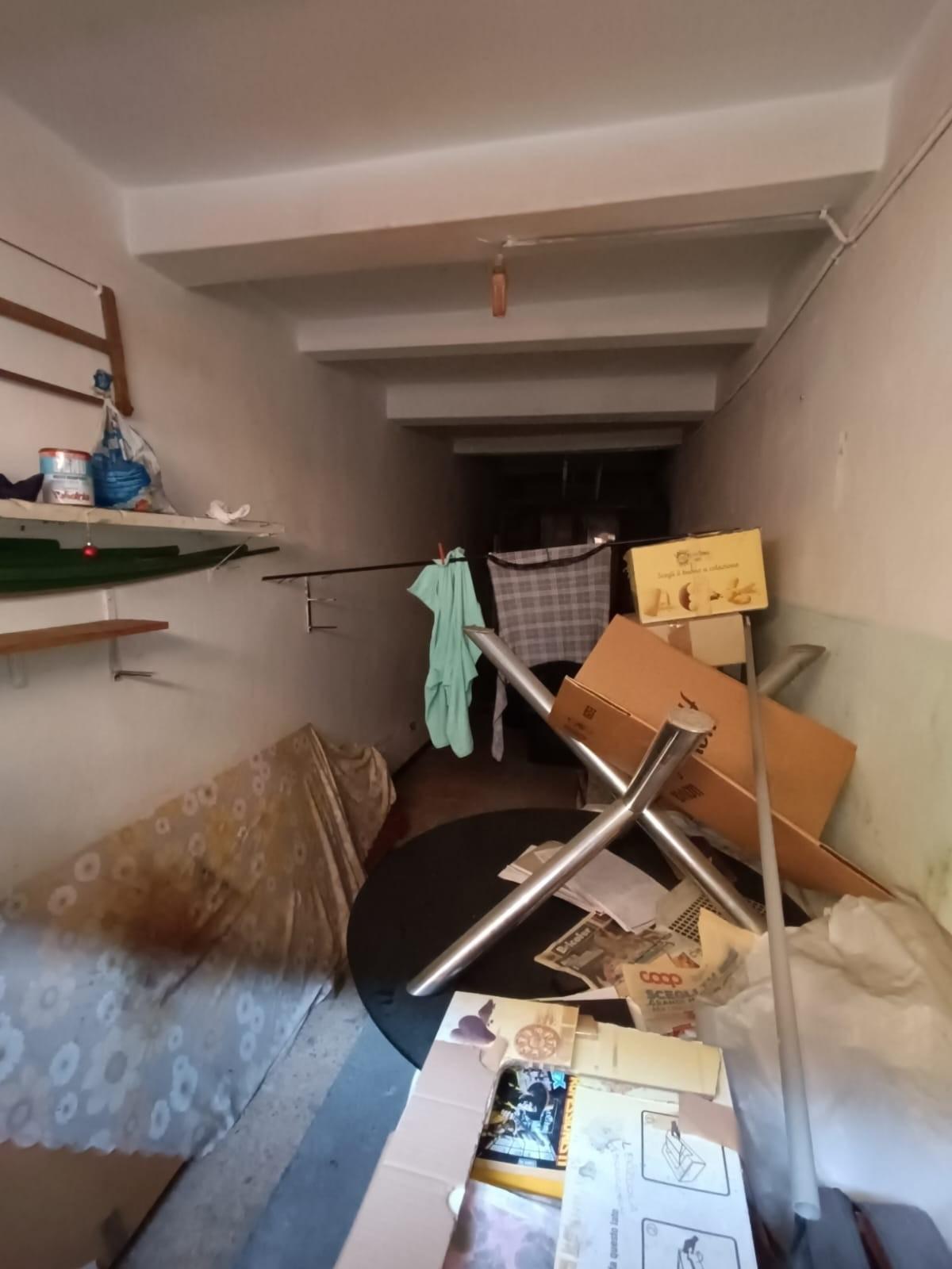 Locale commerciale in vendita, Carrara avenza