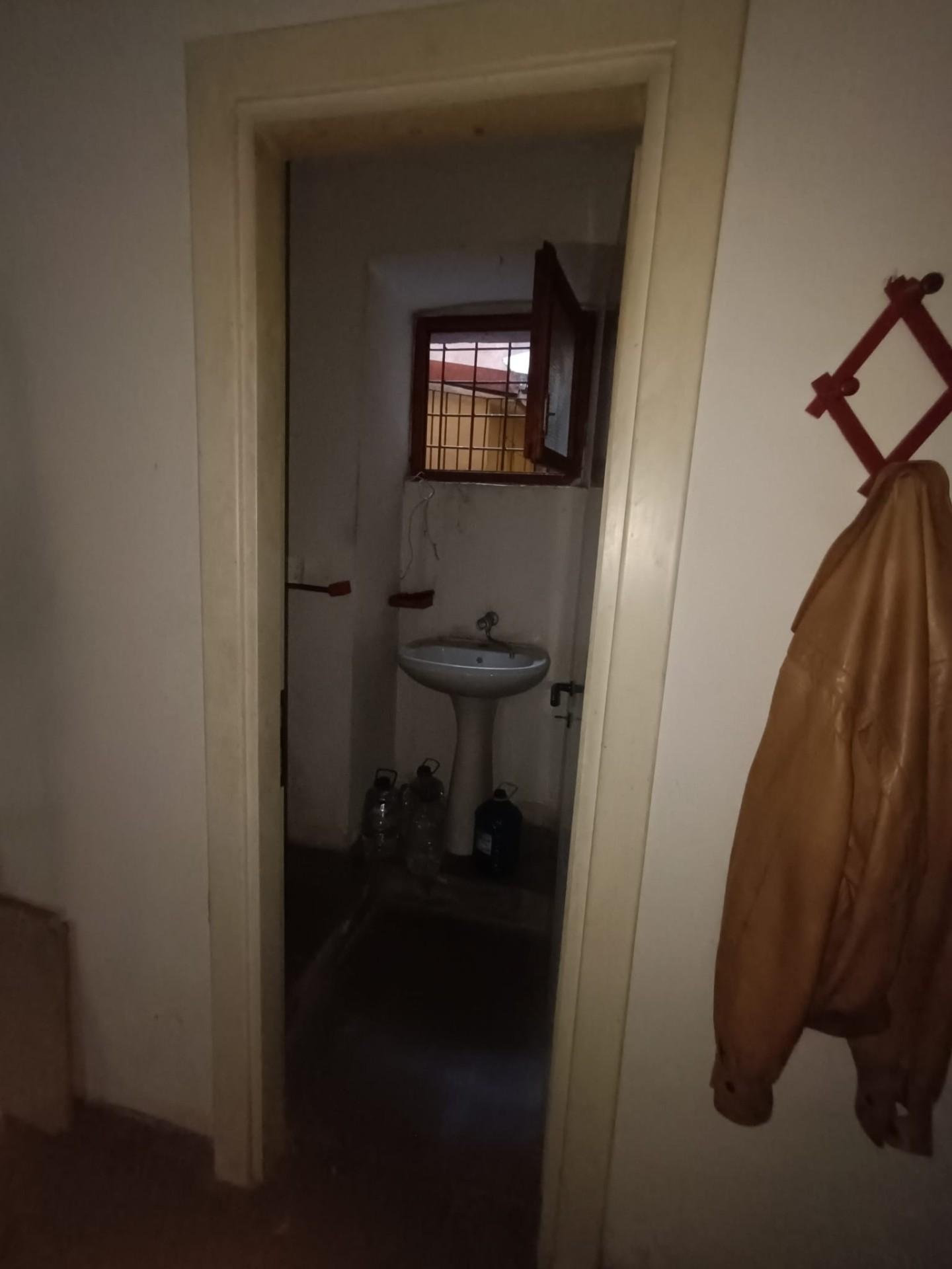 Bilocale da ristrutturare, Carrara avenza