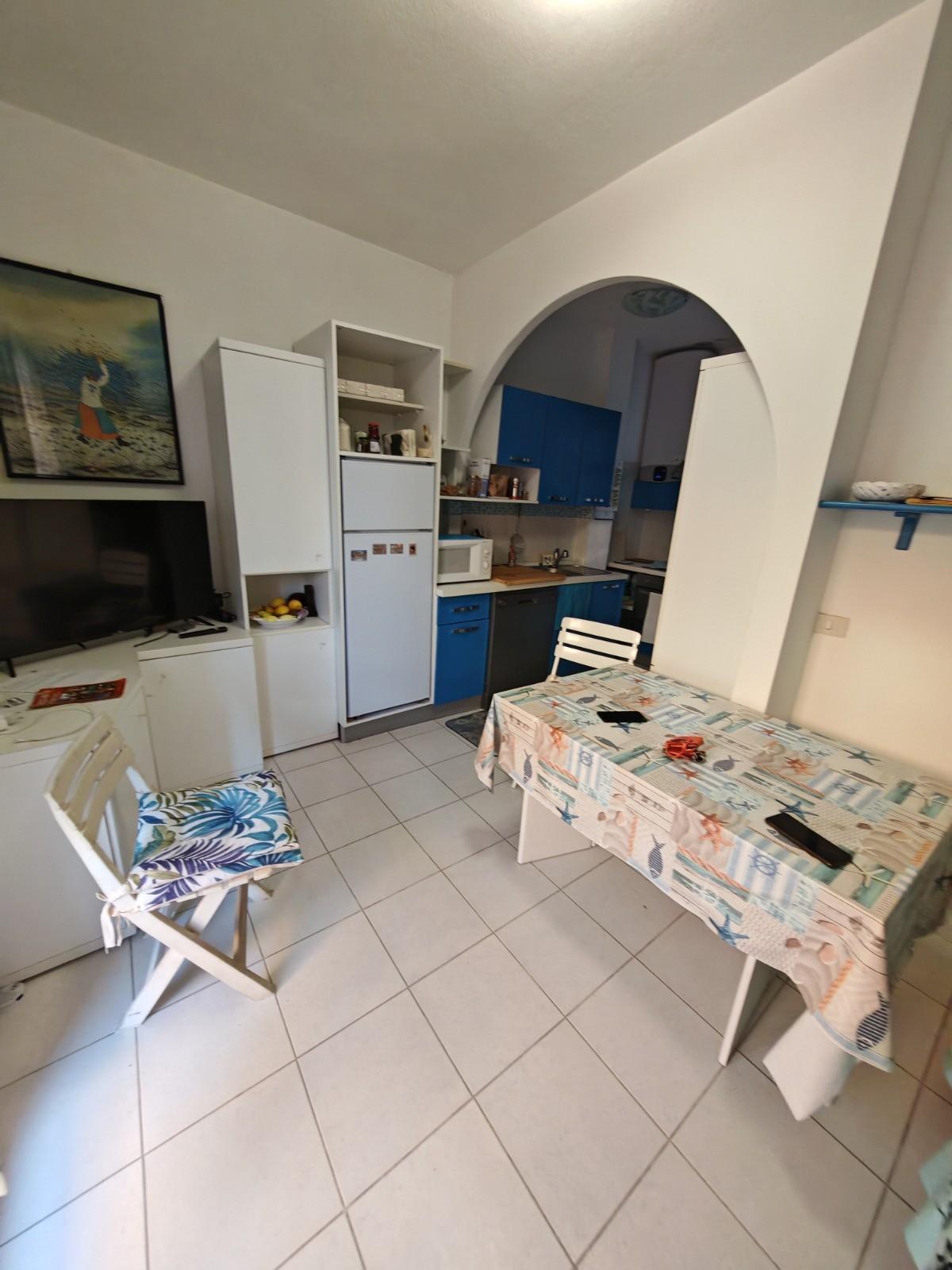 Bilocale arredato in affitto, Carrara marina di