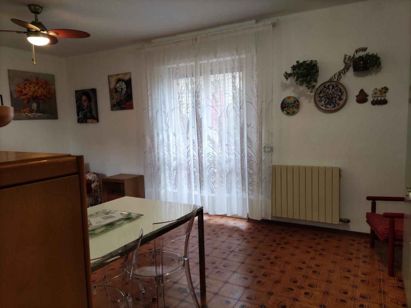 Casa indipendente arredata in affitto, Carrara marina di
