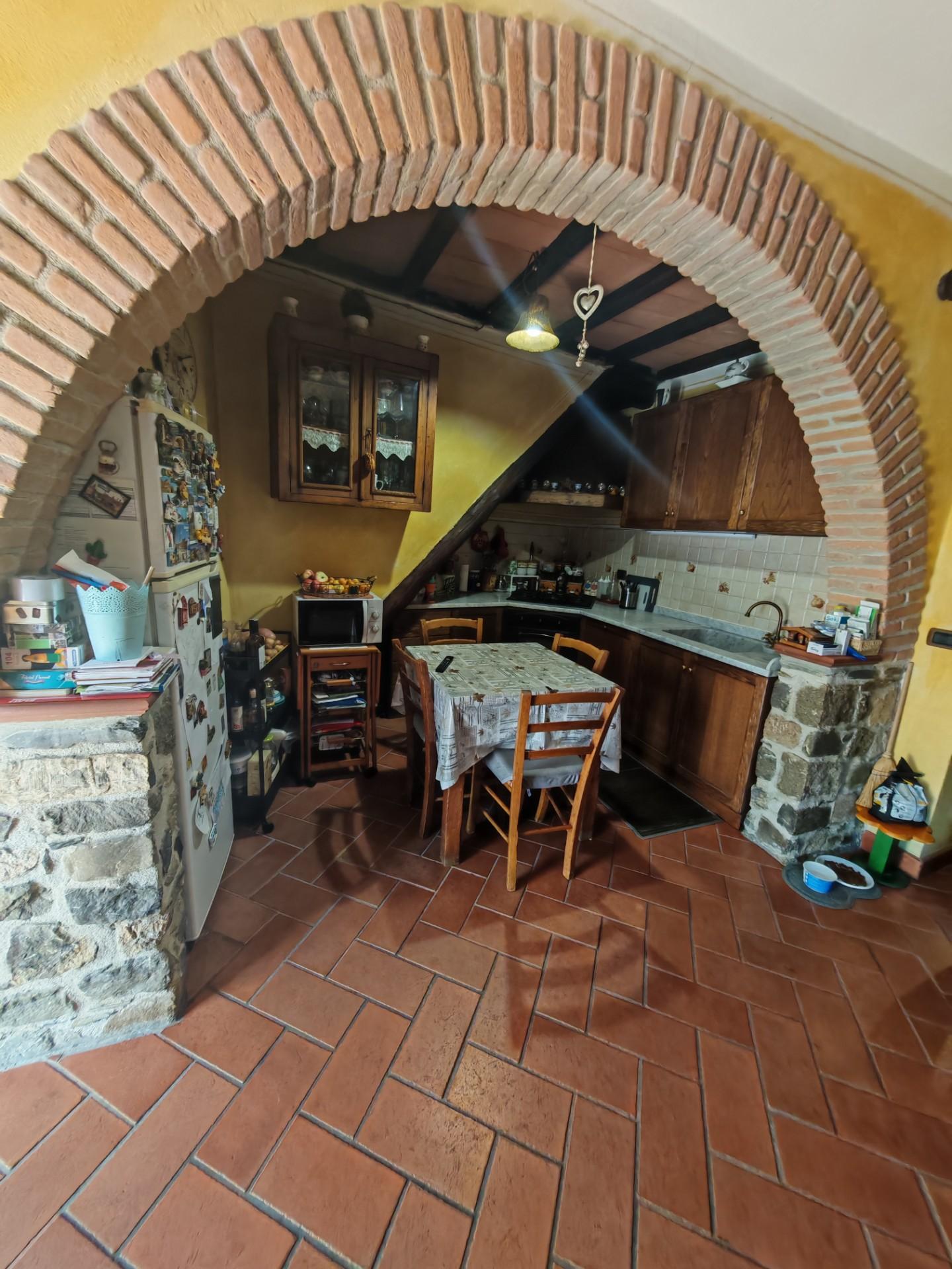 Trilocale ristrutturato, Fosdinovo tendola