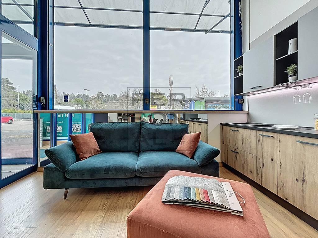 Attivit Commerciale in vendita a Verona