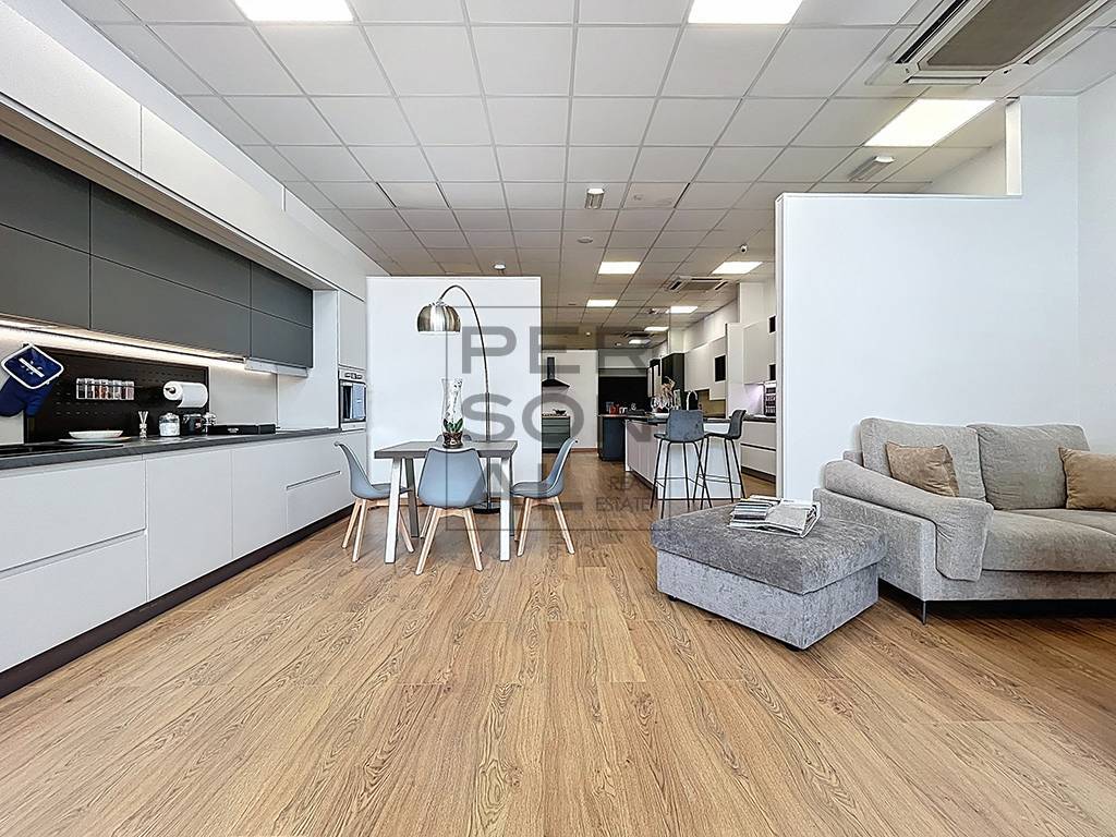 Attivit Commerciale in vendita a Verona