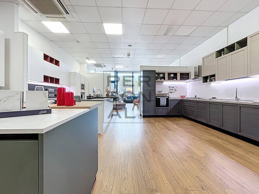 Attivit Commerciale in vendita a Verona