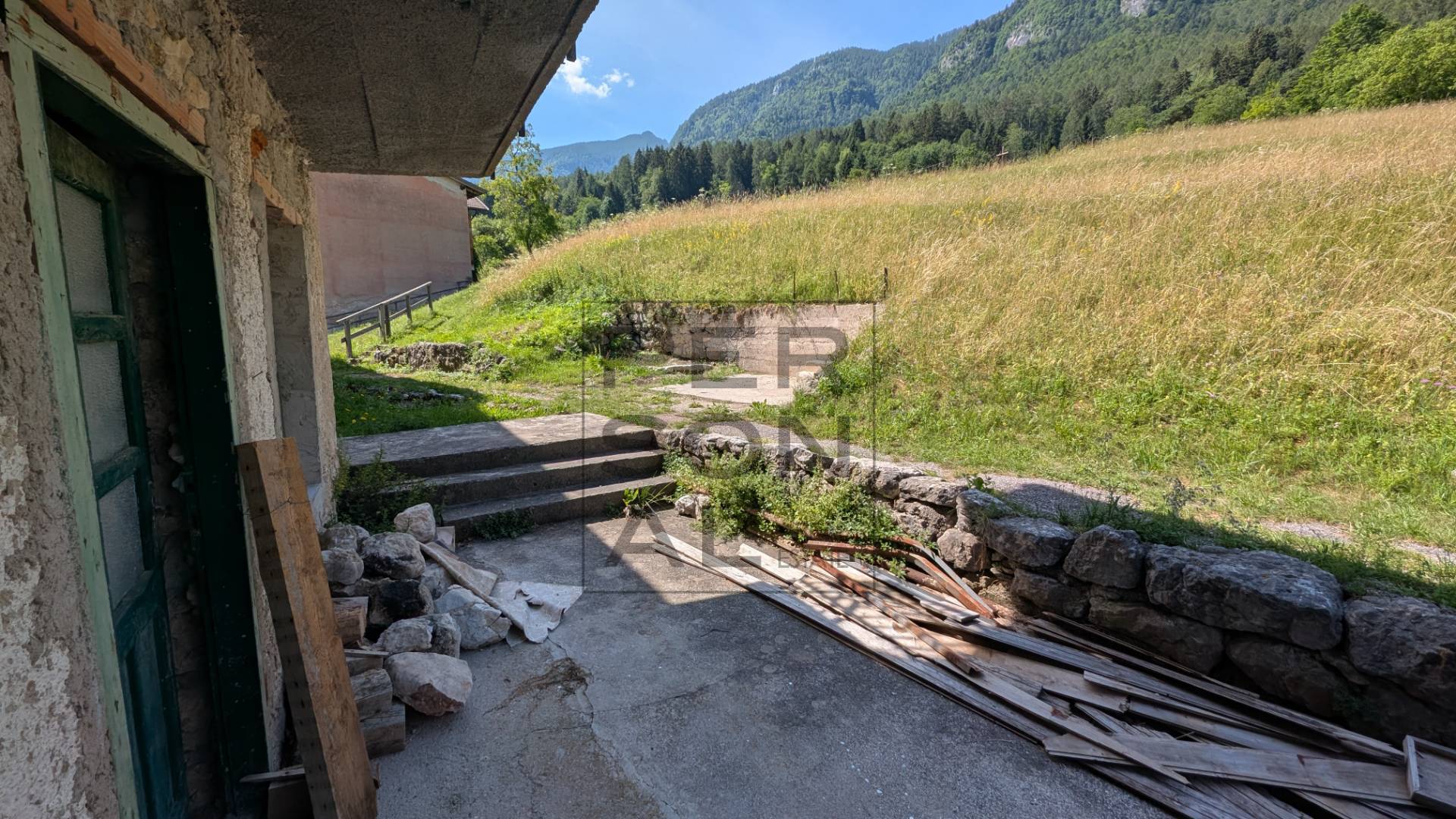 Porzione Casa in vendita a Terragnolo