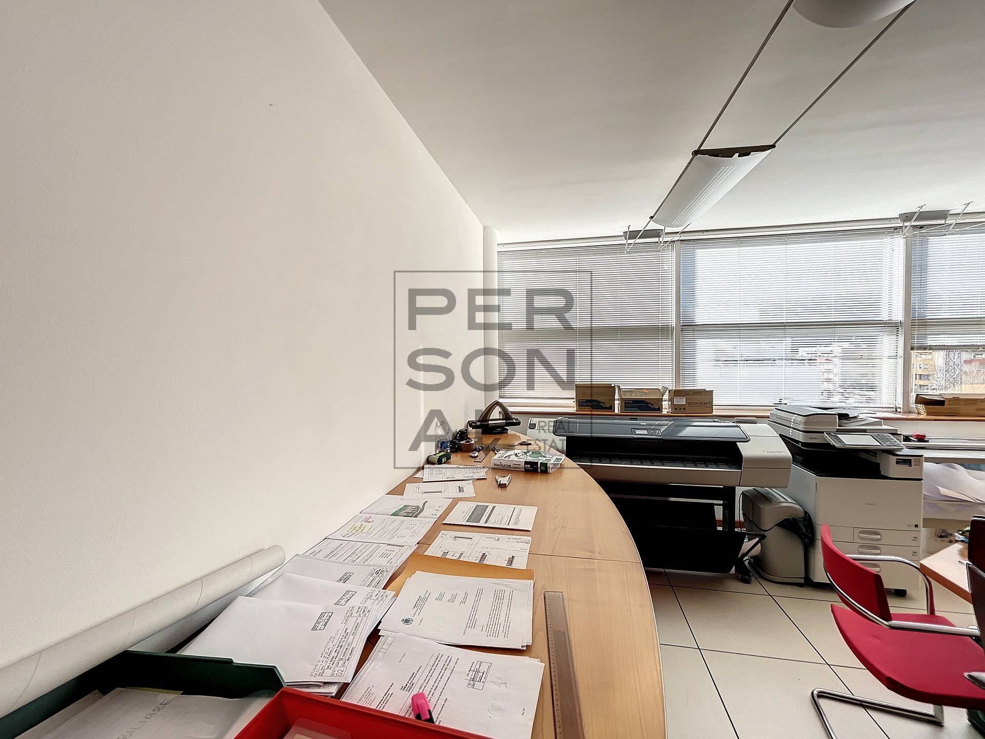 Ufficio in vendita a Trento, Semicentro