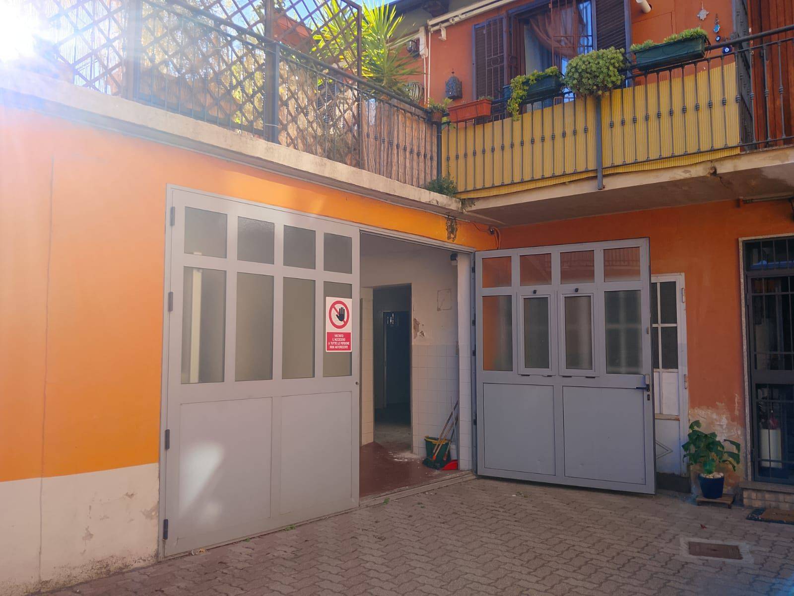 Locale commerciale in vendita a Nichelino