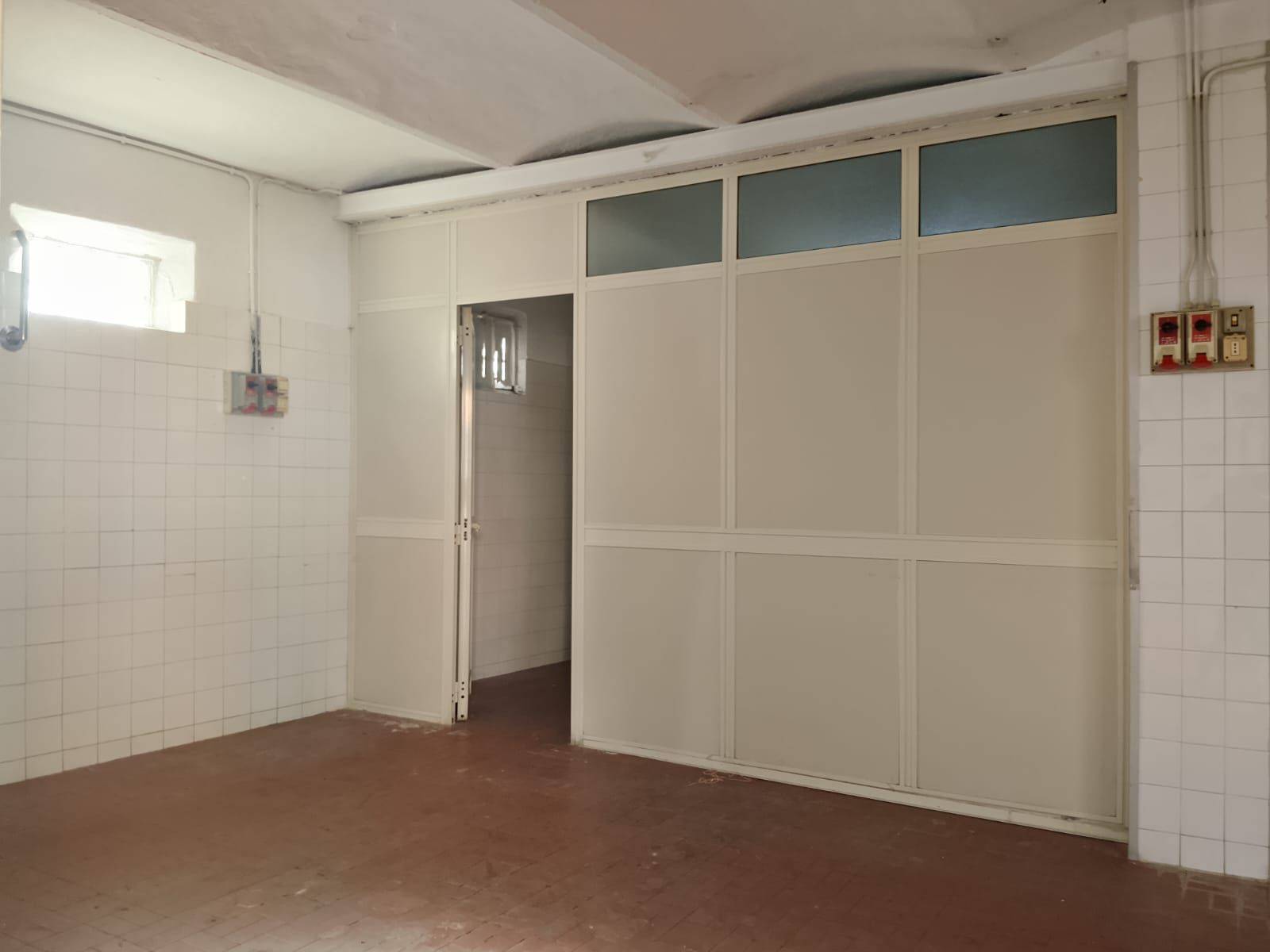 Locale commerciale in vendita a Nichelino